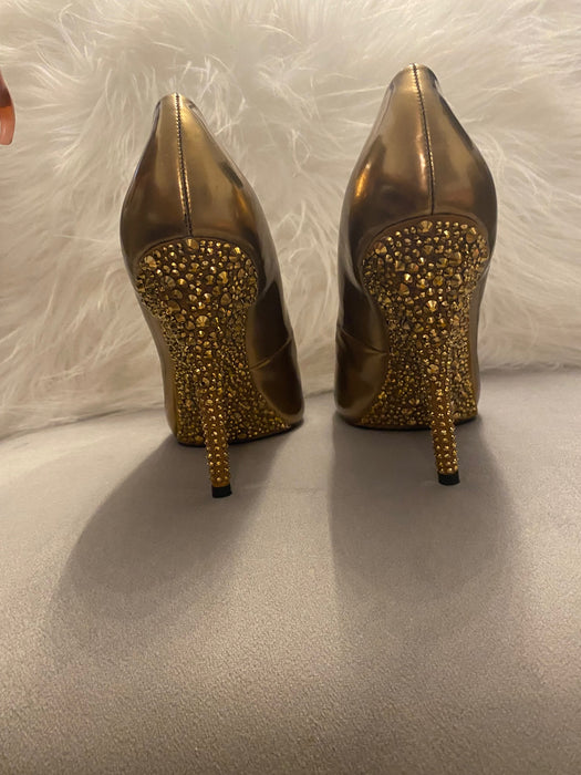 Boutique 9 gold heels
